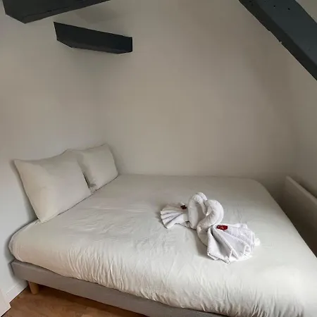 Maisons Des Gemmes Divisés En 9 Appartement